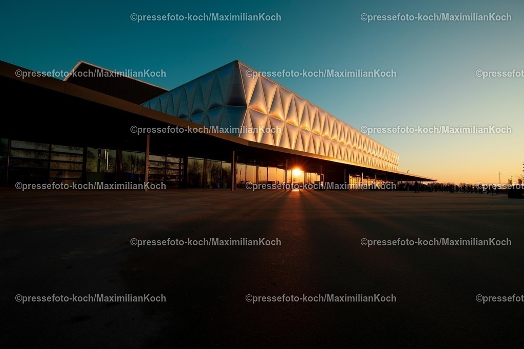 EHF19012603007 | 19.01.2026, Handball, Men's EHF EURO 2026, Deutschland - Spanien, Jyske Bank Boxen in Herning, Dänemark, Preliminary Round: Aussenansicht der Jyske Bank Boxen im Sonnenuntergang Abendlicht Abends Abendstimmung zur Blauen Stunde 