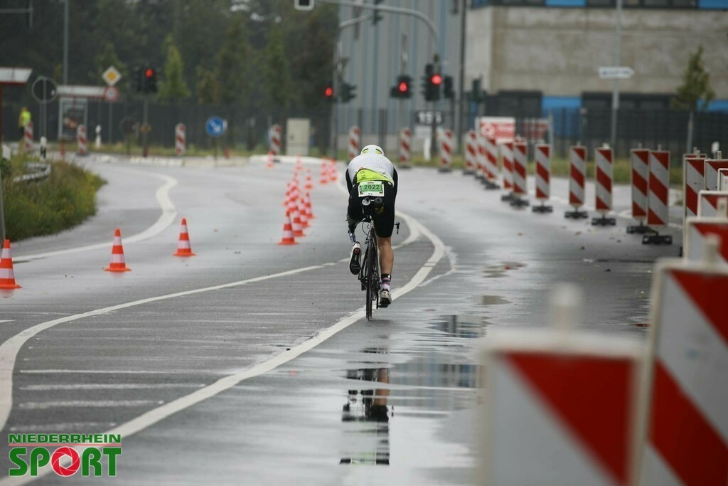 IRONMAN_70-3 Duisburg_2021_34 | Bildergalerie von Sport-Ereignissen aber auch von weiteren spannenden Dingen - nicht nur vom Niederrhein. In Anlehnung an den bekannten Spruch von Hanns Dieter Hüsch heißt das Motto: "Niederrhein ist überall".  - Realisiert mit Pictrs.com