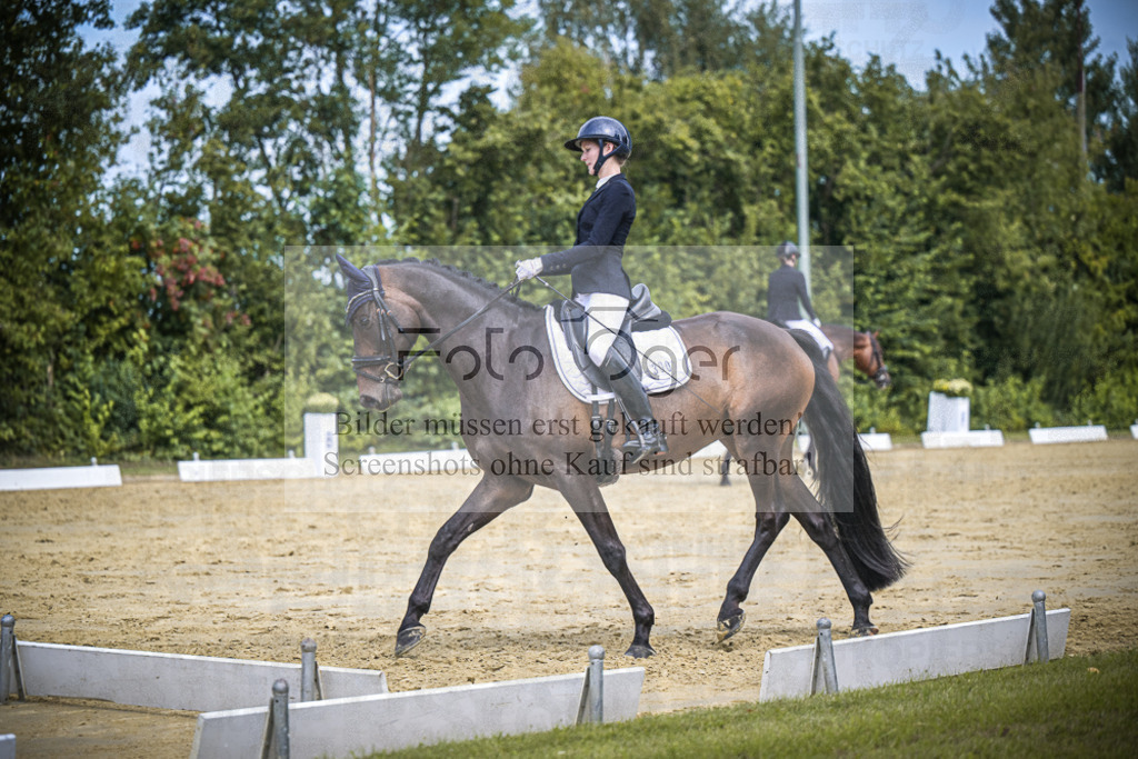 DOS_3091 | Entdecke hochwertige Reitturnierfotos von Foto Oger. Professionell, emotional und authentisch – jetzt Lieblingsmomente im Shop bestellen.Deutschlandweite Turnierfotografie. - Realisiert mit Pictrs.com