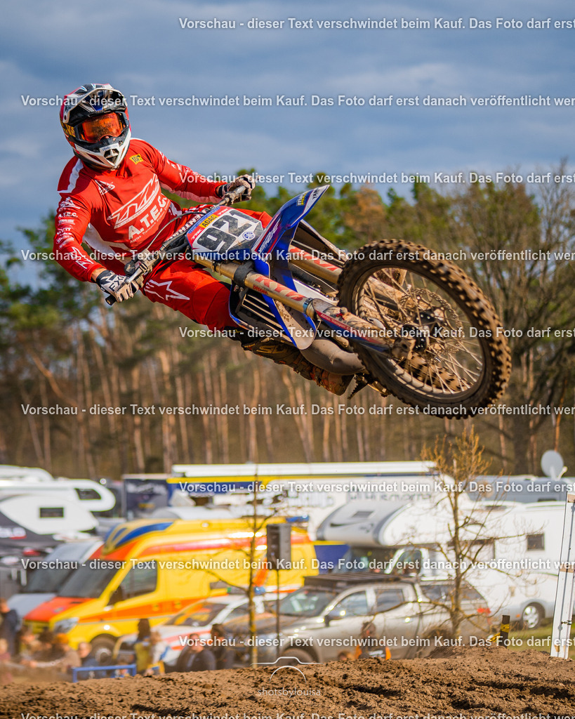 04_13_Bensdorf_MX1-3895 | Sportfotografin aus Berlin-Brandenburg mit Fokus auf Motocross. Ich halte deine sportliche Leistung und echte Emotionen auf und neben der Strecke professionell fest. Entdecke die Fotos von deinem Rennen und bestelle sie direkt hier im Shop.