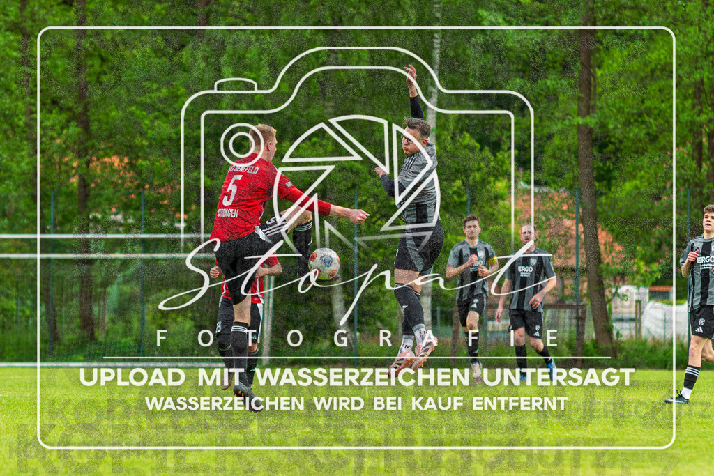 Kreisliga Herren HK - FG Fulde-Stellichte vs. SG Benefeld-Cordingen | Soenke Bernicke (SG Benefeld-Cordingen #5), Til-Lukas Hasse (FG Fulde-Stellichte #6); Kreisliga Herren HK - FG Fulde-Stellichte vs. SG Benefeld-Cordingen am 17.05.2026 in Lehrdestadion, Stellichte - Realisiert mit Pictrs.com