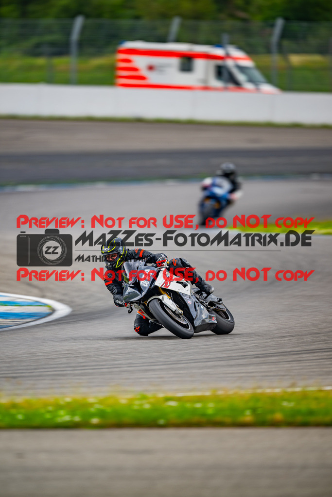 MaZZes_FotoMatrix_240702_6007705_9281 | ROT