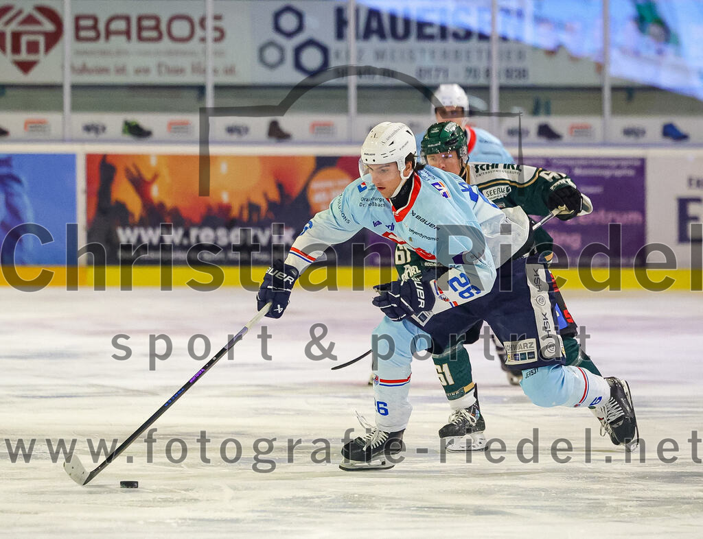 2025-12-23_040_TSV_Erding_gegen_Heilbronner_Falken | Erding, Deutschland, 23.12.2025:Eishockey, Oberliga Süd 2025 / 2026, 29. Spieltag, TSV Erding gegen Heilbronner Falken, Endergebnis: 5:4Lukas Wagner (Heilbronner Falken, #26)Foto: Christian Riedel / fotografie-riedel.net