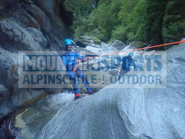 P2010012 | Bestelle die Bilder deines Berg- oder Wasser-Abenteuers mit Mountain Sports bequem von zu Hause aus direkt über unseren Online Fotoshop von pictrs.com. - Realisiert mit Pictrs.com