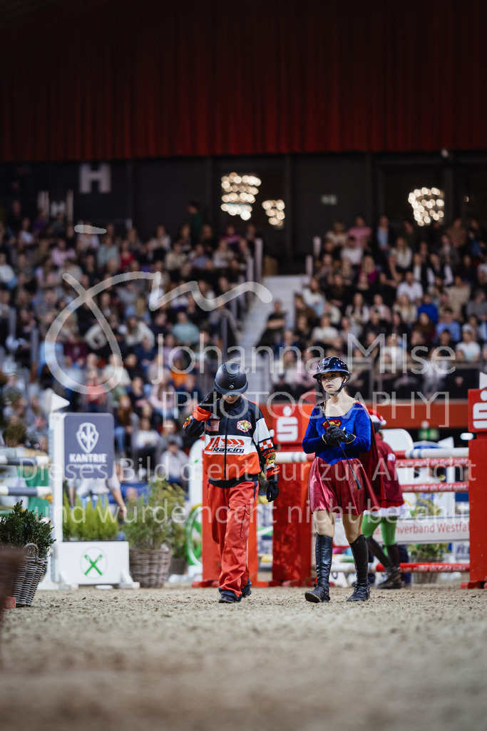 240113_Münster_Kostümspringen-313 | Deine schönsten Turniermomente als professionelle Fotos! Entdecke hochwertige Pferdesport-Fotografie im Online-Shop. Jetzt Fotos finden & bestellen!