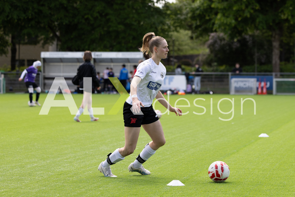 Fußball I Frauen I Saison 2025-2026 I Frauen 3. Liga | FVRZ Gruppe 2 | 18. Spieltag I Spielvereinigung Schaffhausen Damen 1 - Team Furttal Zürich I 17.05.2026 | Hochwertige Sportfotos kaufen & lizenzieren für Medien, Vereine, Agenturen & Sportler:innen. Entdecke professionelle Sportfotografie im Bildshop von Alexander Franzen. - Realisiert mit Pictrs.com