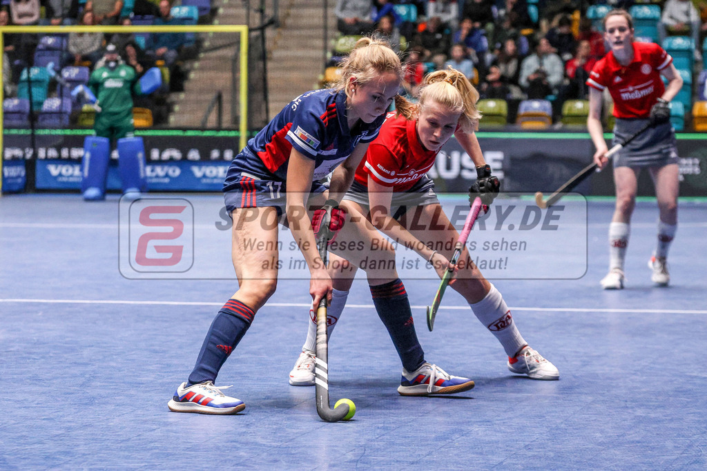 MJ_20230204-DHC-Alster-Finale W-32 | Sara Strauss (Düsseldorfer HC #11), Düsseldorfer HC - Der Club an der Alster am 5.2.2023 in der Ballsporthalle, Frankfurt am Main