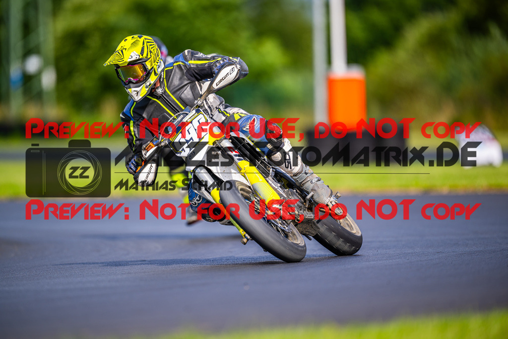 MaZZes_FotoMatrix_240713_6007705_1967 | S4