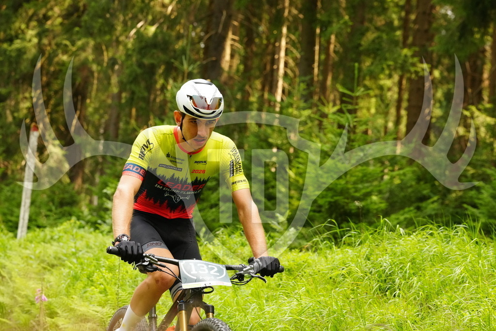 FC103256 | Fotogalerie der Treibjagd im Dunkelwald - Dein MTB Etappenrennen im Erzgebirge - Realisiert mit Pictrs.com