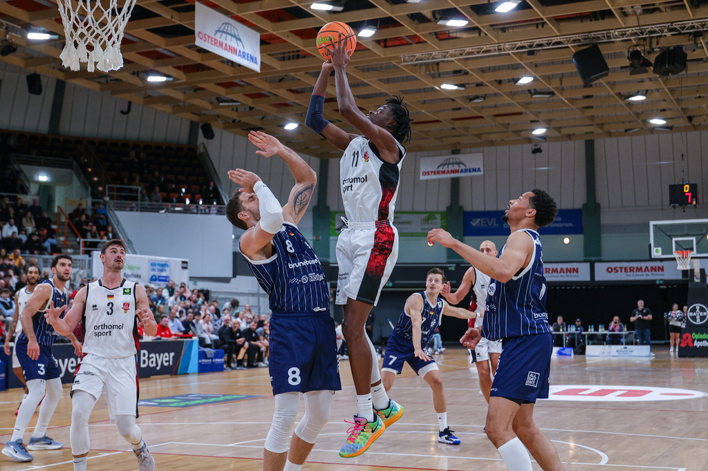 BAYER GIANTS vs VfL Sparkassenstars Bochum-8 | Fotos von Basketballspielen aus dem Raum NRW fotografiert von Gero Mueller-Laschet und Daniel Schaefer - Realisiert mit Pictrs.com