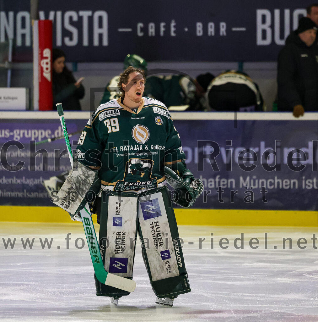 2026-01-09_016_TSV_Erding_gegen_Stuttgart_Rebels | Erding, Deutschland, 09.01.2026:Eishockey, Oberliga Süd 2025 / 2026, 35. Spieltag, TSV Erding gegen Stuttgart Rebels, Endergebnis: Torwart Leon Meder (Erding Gladiators, #39)Foto: Christian Riedel / fotografie-riedel.net