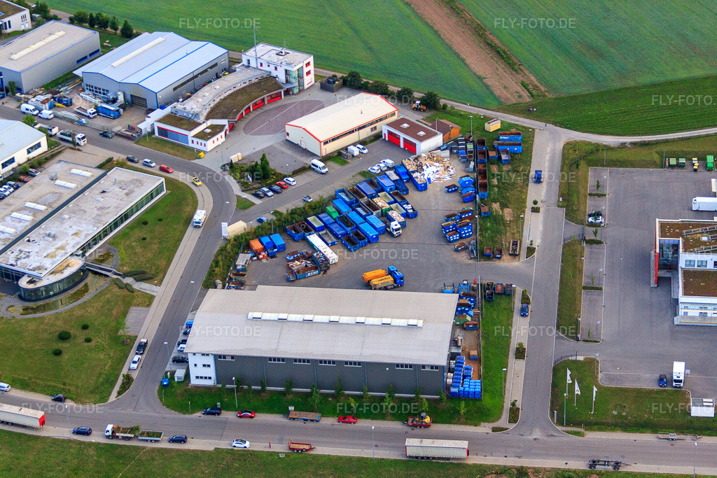 Luftbild: KÖMPF Recyclingzentrum & Containerdienst in Calw im Bundesland Baden-Württemberg in Deutschland. – Foto: IMG_52367.jpg vom 23.08.2012 durch Werner Riehm/FLY-FOTO.de – Auflösung des Originals: 4752 x 3168 px – Ihr Entsorgungspartner | Recyclingzentrum KÖMPF