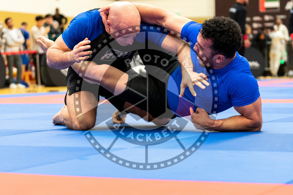 20231118PBB13175 | Fighters compete during the AJP Tour 600 Frankfurt Championship in Frankfurt/Main, Germany, on November 18, 2023.
