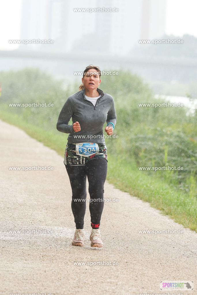 LUR_1335 | 34. M-net Erlanger Triathlon 2025 #erlangertriathlon  #mnettriathlon2025 #mnettriathlon #team #olympischedistanz #mitteldistanz #triathlon #maindonaukanal  #erlangertriathlon2025 #yourpictrs #tv1848 #tv1848erlangen  #triathlonbayern #sportinerlangen #demsportverbunden #sportshot_your_pictrs Copyright: www.sportshot.de