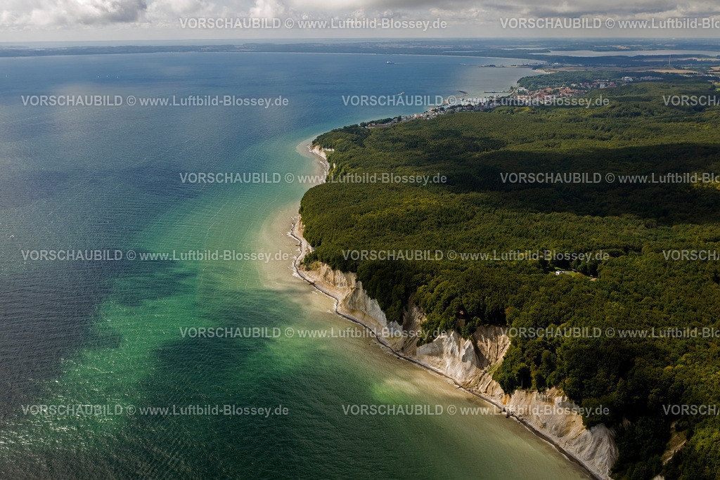 Ruegen12083192JasmundWissowerKlinken | Luftbild, Kreidefelsen, Nationalpark Jasmund, Grosse Stubbenkammer, Kleind Stubbenkammer, Königsstuhl, Aussichtsplattform,  Sassnitz, Insel Rügen, Mecklenburg-Vorpommern, Deutschland, Europa