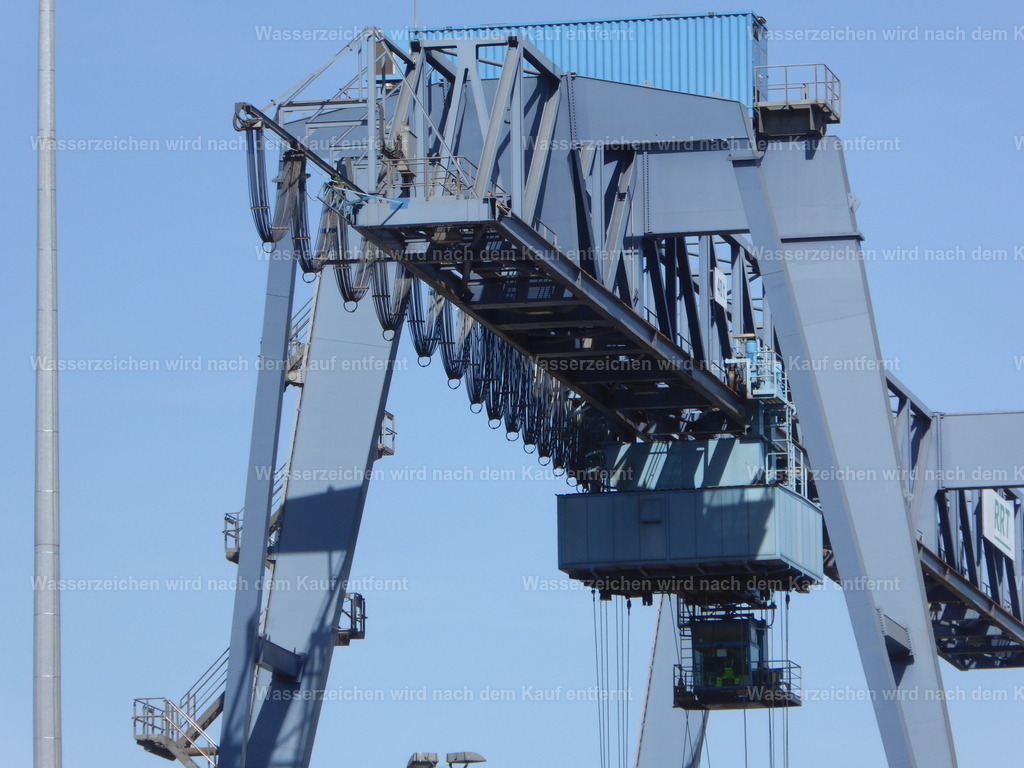 P1010951 | Entdecken Sie die faszinierende Welt von Norbert Michels: Surreale Kunstwerke, hochwertige Fotos, Leinwandbilder & Fotoprodukte wie Tassen mit bild7 - Realisiert mit Pictrs.com