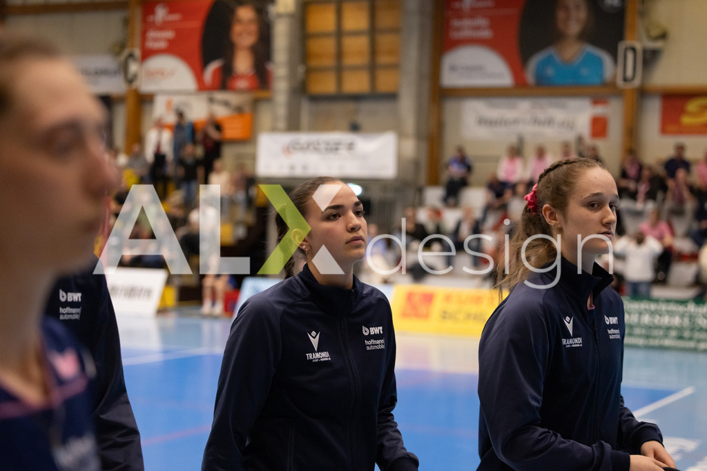 Volleyball I Frauen I Saison 2025-2026 I Volleyball NLA | Women I 1/2 Finals I  VC Kanti Schaffhausen - Sm'Aesch Pfeffingen I 18.03.2026 | 13 Anouk Locher (CH) (Sm'Aesch Pfeffingen) – Diagonalangriff - Realisiert mit Pictrs.com