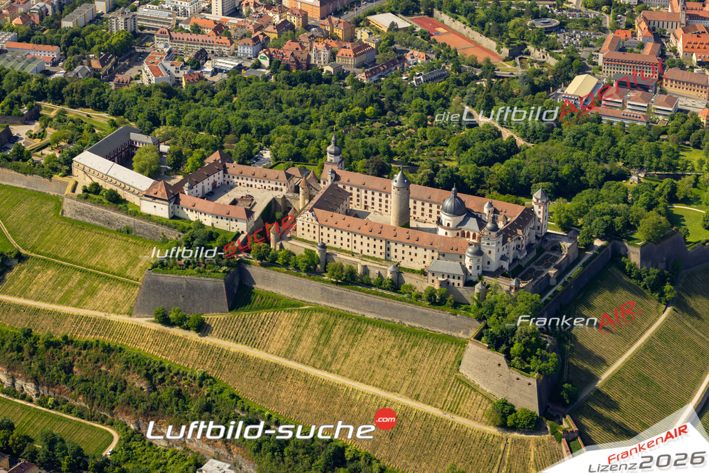 Das Luftbild zeigt Festung Marienberg mit Main Würzburg - Die Luftaufnahme wurde 2023 vom UL-Flugzeug aus erstellt ( keine Drohne ) - Hochauflösende Luftaufnahme - Für grossformatige Ausdrucke geeignet. Die Geschenkidee !Mit Lizenz und Bildrechte bestellbar