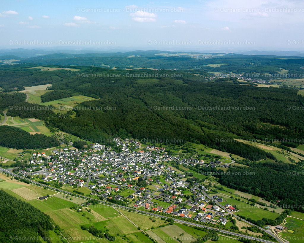 2611077 | SIMMERSBACH 09.06.2006 Stadtansicht des Innenstadtbereiches  in Simmersbach im Bundesland Hessen, Deutschland // City view on down town  in Simmersbach in the state Hesse, Germany Foto: Gerhard Launer