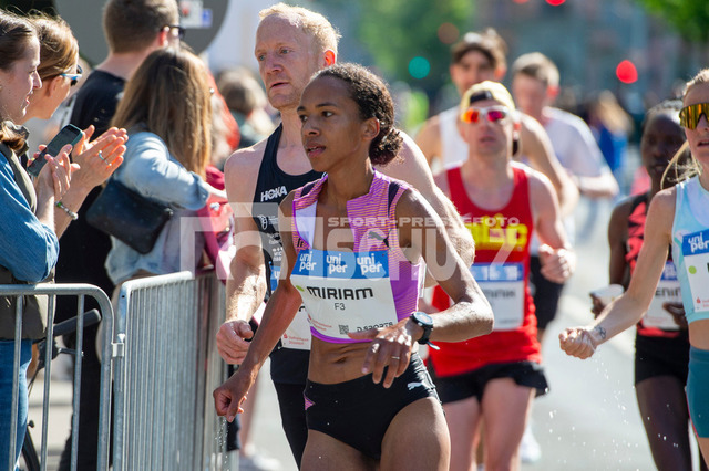 20250427-NSZ_2714 | Miriam Dattke (Nr.F3,GER)DEU, Düsseldorf, 27.04.2025 Uniper Düsseldorf Marathon 2025 - Realisiert mit Pictrs.com