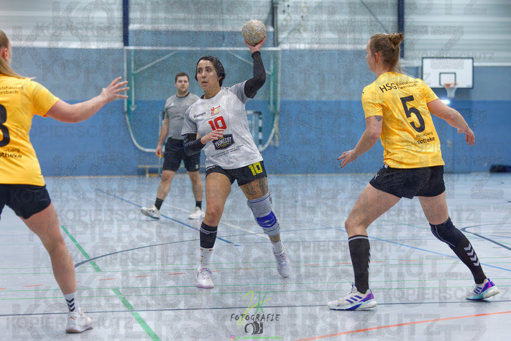Frauen Oberliga Mitte (HHV); HSG Eibelshausen/Ewersbach - HSG Wettenberg II | Frauen Oberliga Mitte (HHV); HSG Eibelshausen/Ewersbach - HSG Wettenberg II am 13.12.2025 in Steinbrücken (Sporthalle am Hammerweiher)Photo © 2025 - Jörg Heinrich - Realisiert mit Pictrs.com