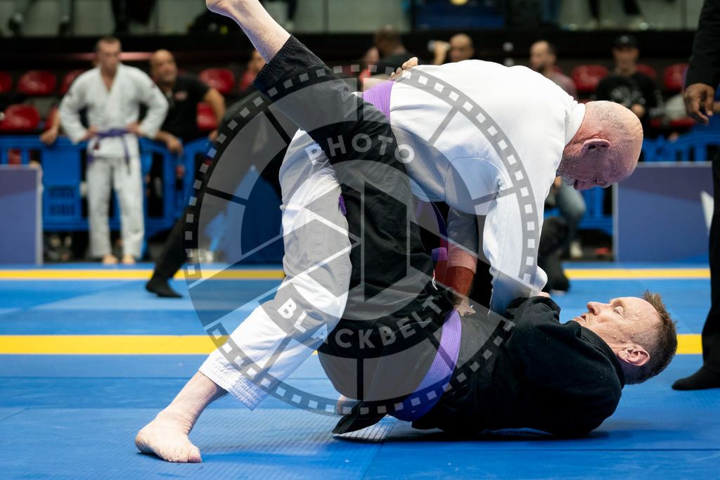 20240125PBB00976 | Fighters compete during the sixth day of the Brazilian Jiu-jitsu European Championship of the IBJJF in Paris, France, on January 25, 2024.