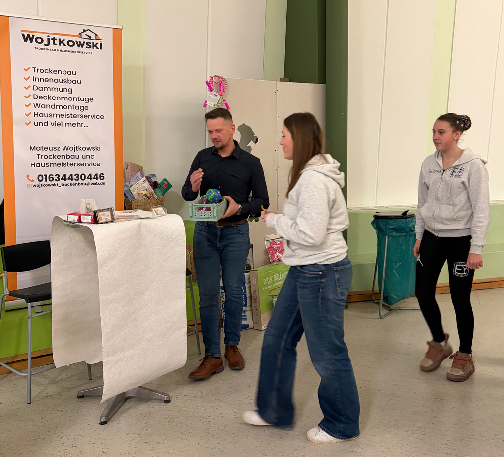 top-top.de 260323-220 | Foto, Video, Fotografie, Videografie, Fotobox, DJ, Discjockey, Musik, Musikbox, Veranstaltung, Photobooth, Amazon, Ebay, Buchtipp, Bestseller, Autor, Verlag, Buch, Wesel, Hamminkeln, NRW, Dinslaken, Rees, Drohne, Hochzeit, Party, Fotobox, Wesel, Fotograf