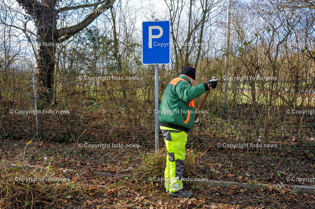 Deutschland_ Baden-Wuerttemberg_ Ebersbach an der Fils_ 14.01.2025-1 | 14.01.2025, Deutschland, GER, Baden-Wuerttemberg, Ebersbach an der Fils, im Bild Gemeindearbeiter, Gaertner, Magistrat, Gartenamt, Gruenpflege, Parkanlage, Mitarbeiter