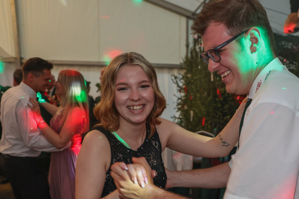 top-top.de-250530-147 | Foto, Video, Fotografie, Videografie, Fotobox, DJ, Discjockey, Musik, Musikbox, Veranstaltung, Photobooth, Amazon, Ebay, Buchtipp, Bestseller, Autor, Verlag, Buch, Wesel, Hamminkeln, NRW, Dinslaken, Rees, Drohne, Hochzeit, Party, Fotobox, Wesel, Fotograf