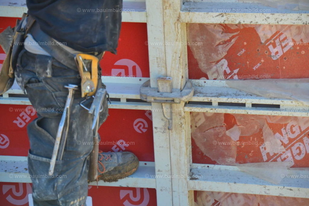 bib-lg04-betonarbeiten-0594 | Nach LV-Leistungsgruppen sortierte Detailfotos über den Bau eines Hauses. Alle Hausbau-Bilder direkt vom Urheber und Autor der Website Haus-Selber-Bauen.com