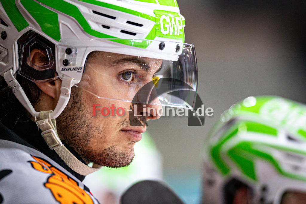 TSV Peißenberg MINERS gegen EHC Klostersee  | Eishockey Bayernliga Herren Vorrunde 2024/25, TSV Peißenberg MINERS gegen EHC Klostersee , 20241208,Lynnden PASTACHAK (MINERS 96) Portrait,2024-12-08 in Peißenberg (Eisstadion Peißenberg)Lynnden PASTACHAK (MINERS 96)Copyright: WolfgangxLindner
