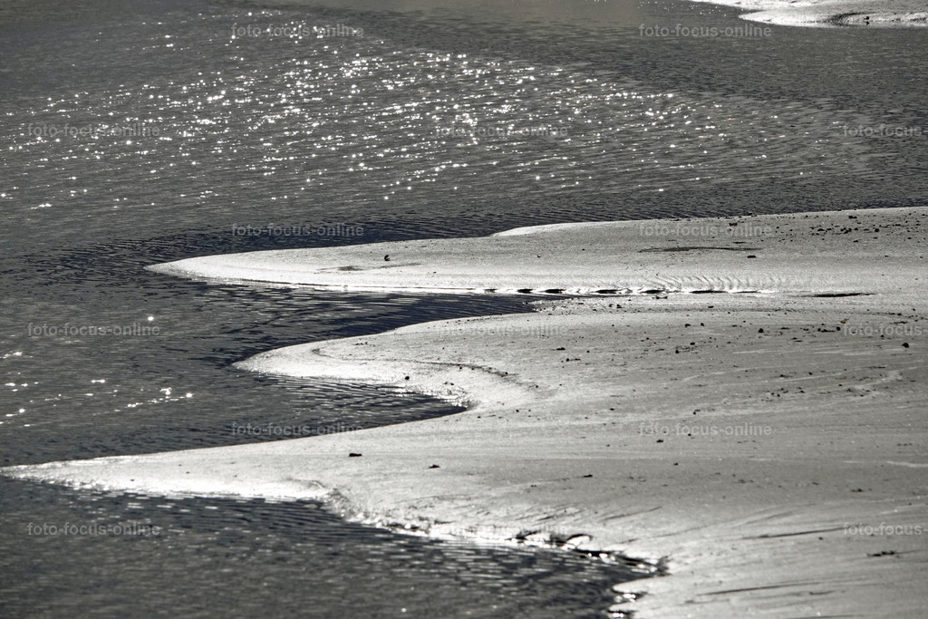 Beach attracts with unusually white and fine sand | foto-focus-online