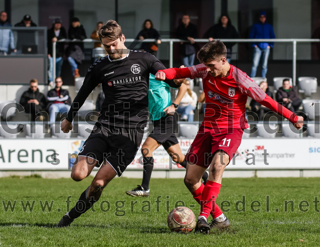 2024-02-24_101_FC_Schwaig_gegen_TSV_1880_Wasserburg | Oberding, Deutschland, 24.02.2024:
Fußball, 2. Runde Qualifikation TOTO-Pokal 2023 / 2024, 1. Spieltag, FC Schwaig gegen TSV 1880 Wasserburg, Endergebnis: 2:3

Mario Simak (FC Schwaig, #5), Leon Simeth (TSV 1880 Wasserburg, #11)

Foto: Christian Riedel / fotografie-riedel.net