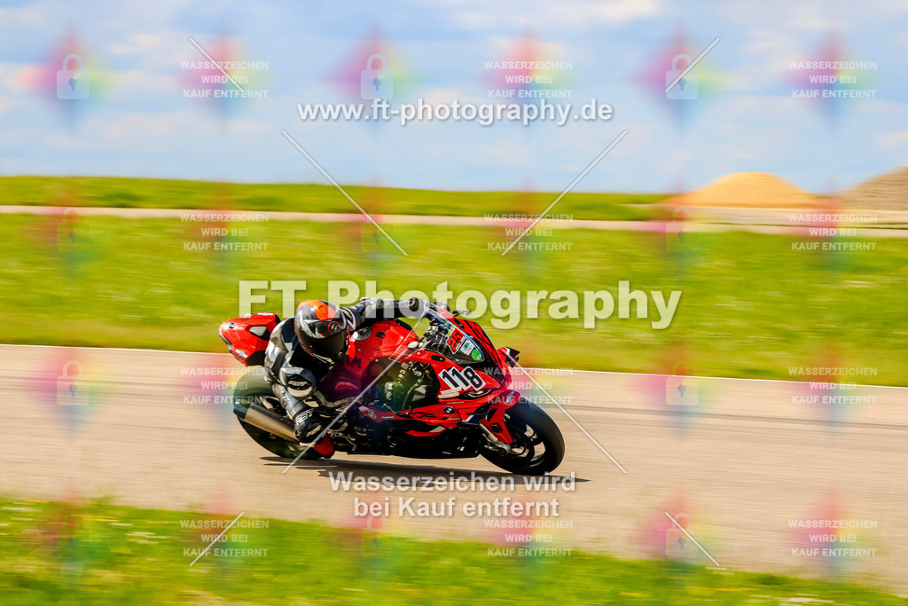 MotoTeam-0466 | Hier findet Ihr Bilder von Touristenfahrten auf der Nürburgring Nordschleife oder von anderen Veranstaltungen die ich besucht habe. Viel Spass beim Durch Schauen 