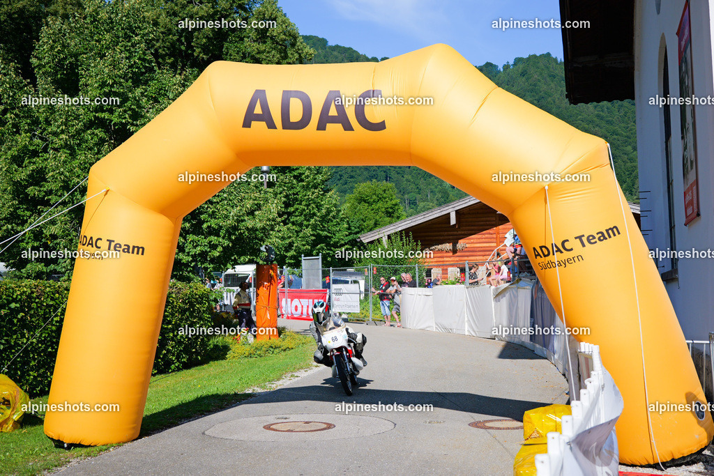 P1025720 | Erleben Sie atemberaubende, hochqualitative Fotos Ihrer Fahrt entlang der malerischen Alpenstraßen. Besuchen Sie alpineshots.com, um professionelle Aufnahmen Ihrer unvergesslichen Reise zu finden und zu kaufen - Realisiert mit Pictrs.com