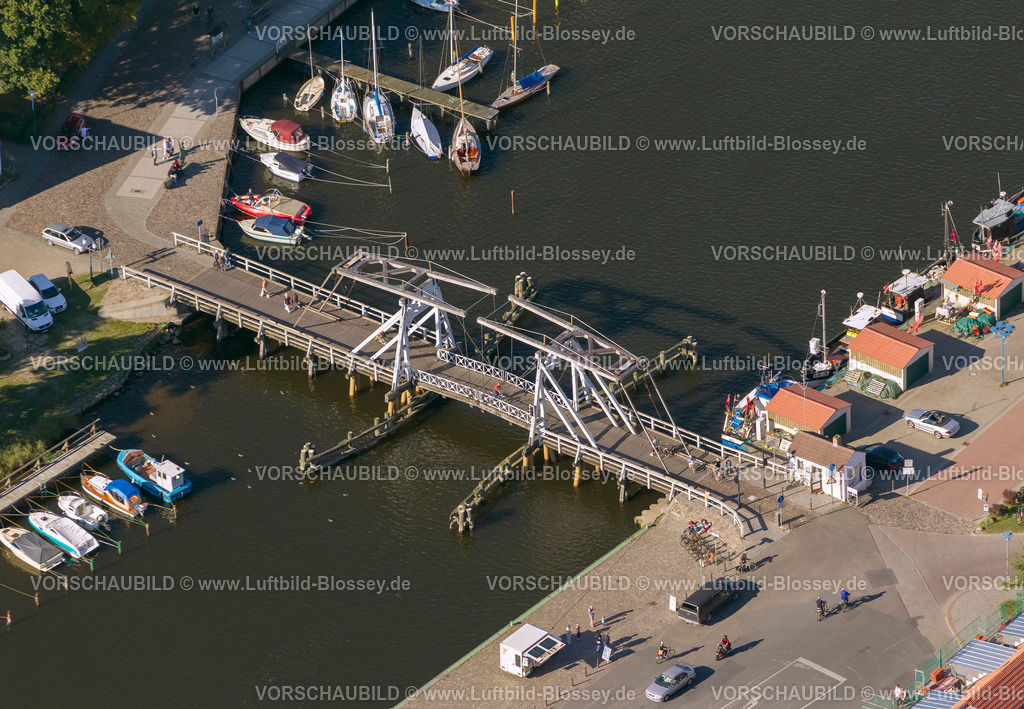Greifswald12084148Wieck | Klappbrücke in Wieck, Greifswald , historische Zugbrücke, Ryck, Wieck,  Greifswald, Greifswalder Bodden, Mecklenburg-Vorpommern, Deutschland, Europa