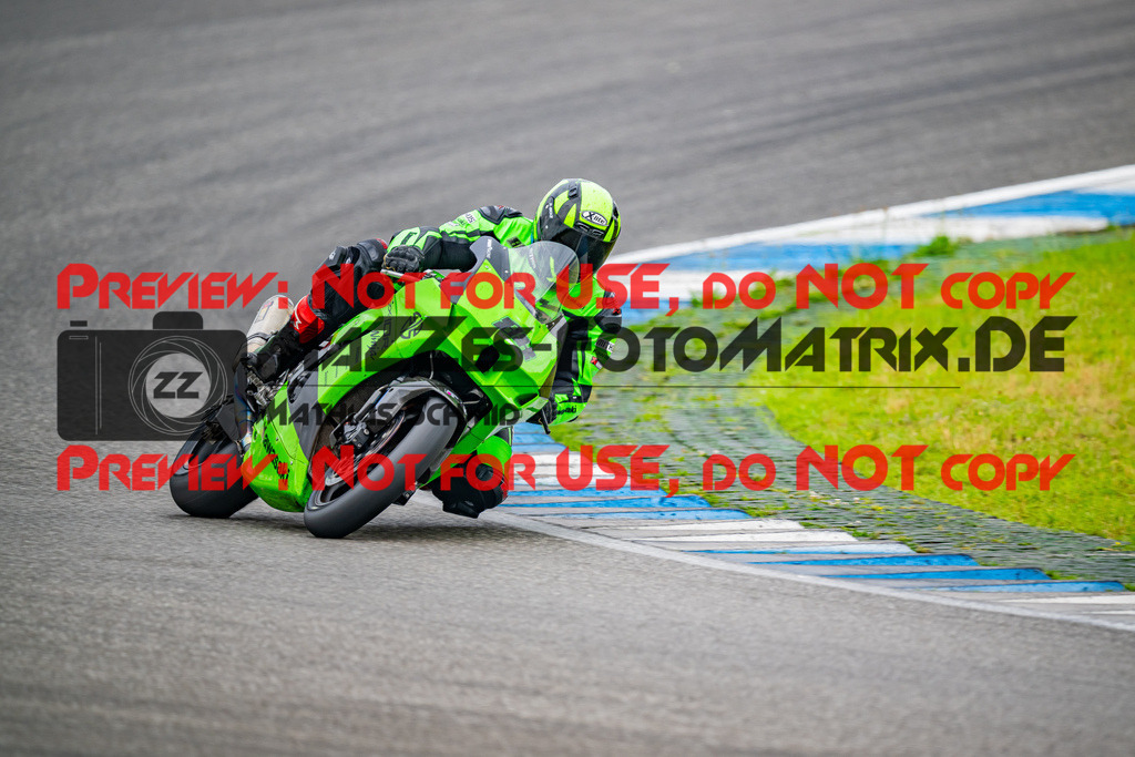 MaZZes_FotoMatrix_240701_6007705_6190 | WEISS