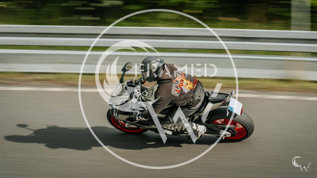 Aprilia grau-3 | cw-framed