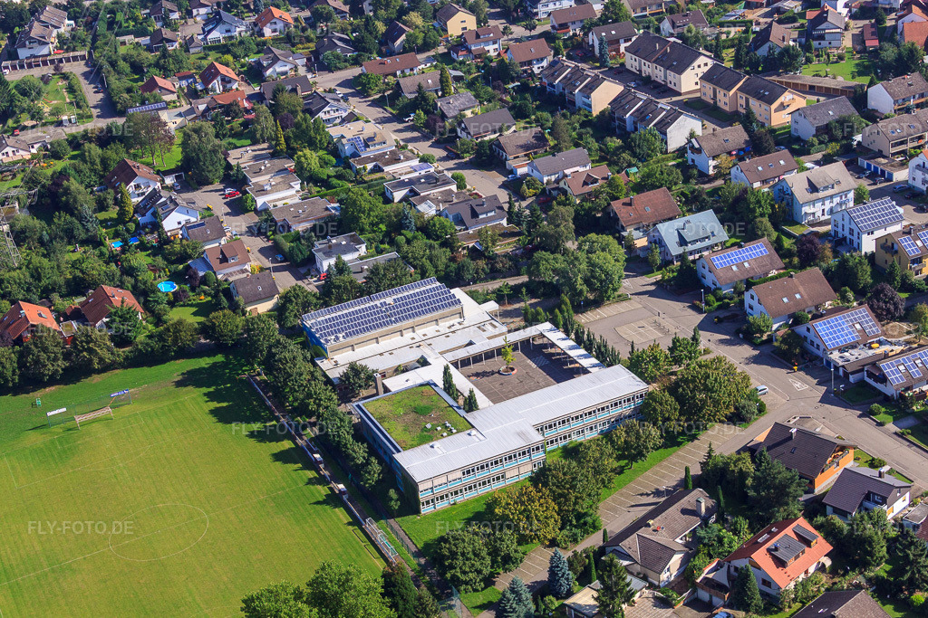 Luftbild: Tullaschule und -Halle Vimbuch im Ortsteil Vimbuch in Bühl im Bundesland Baden-Württemberg in Deutschland. Foto: IMG_31788.jpg vom 20.08.2010 durch Werner Riehm/FLY-FOTO.de