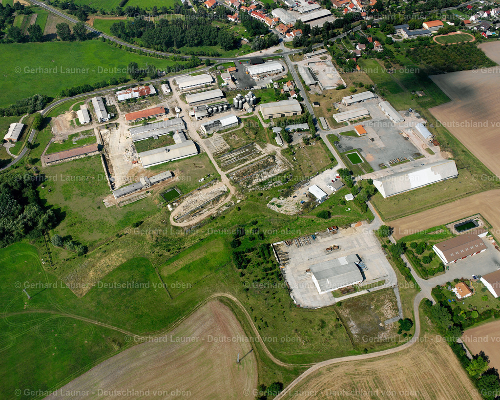 2589513 | NEUSCHöNSTEDT 01.08.2005 Gewerbegebiet und Firmenansiedlung  in Neuschönstedt im Bundesland Thüringen, Deutschland // Industrial estate and company settlement  in Neuschönstedt in the state Thuringia, Germany Foto: Gerhard Launer