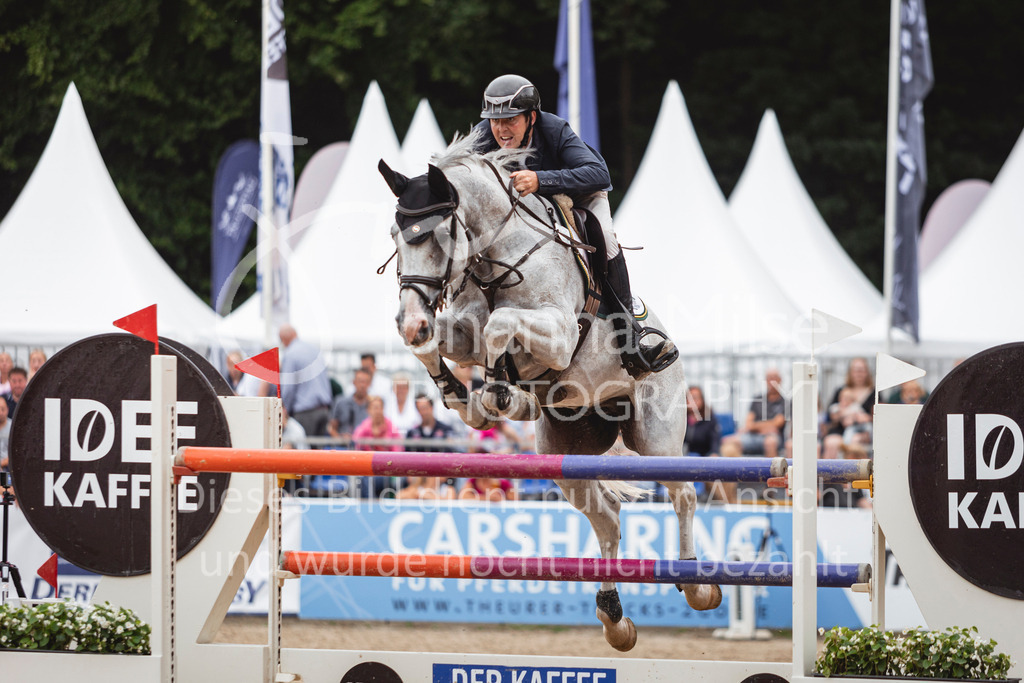 240906_BuCha_GP-612 | Deine schönsten Turniermomente als professionelle Fotos! Entdecke hochwertige Pferdesport-Fotografie im Online-Shop. Jetzt Fotos finden & bestellen!