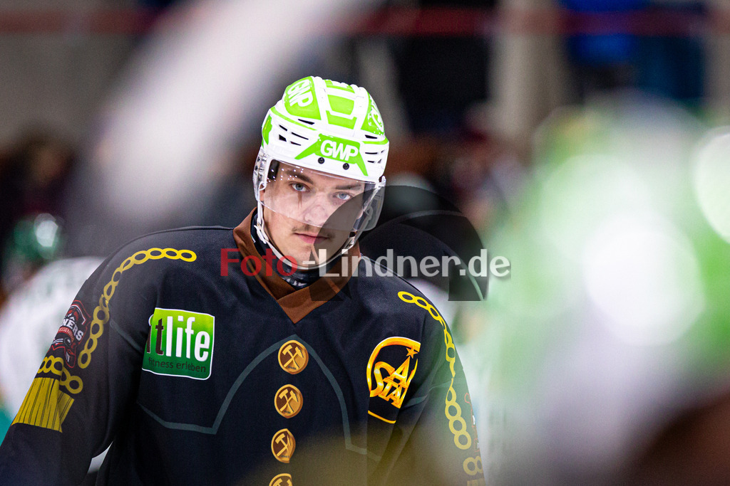 TSV Peißenberg MINERS gegen TSV Erding GLADIATORS | Eishockey Bayernliga Herren Vorrunde 2024/25, TSV Peißenberg MINERS gegen TSV Erding GLADIATORS, 20250119,Florian SEELMANN (MINERS 21) Portriat, Freisteller,2025-01-19 in Peißenberg (Eisstadion Peißenberg)Florian SEELMANN (MINERS 21)Copyright: WolfgangxLindner foto-lindner.de
