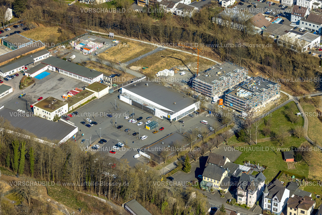 Arnsberg250305409 | Luftbild, Einkaufszentrum mit Lidl Supermarkt und Rewe Supermarkt, Feuerwehr Löschzug Arnsberg, Baustelle Wohnquartier Ruhr-Aue An der Schlacht, Arnsberg, Sauerland, Nordrhein-Westfalen, Deutschland