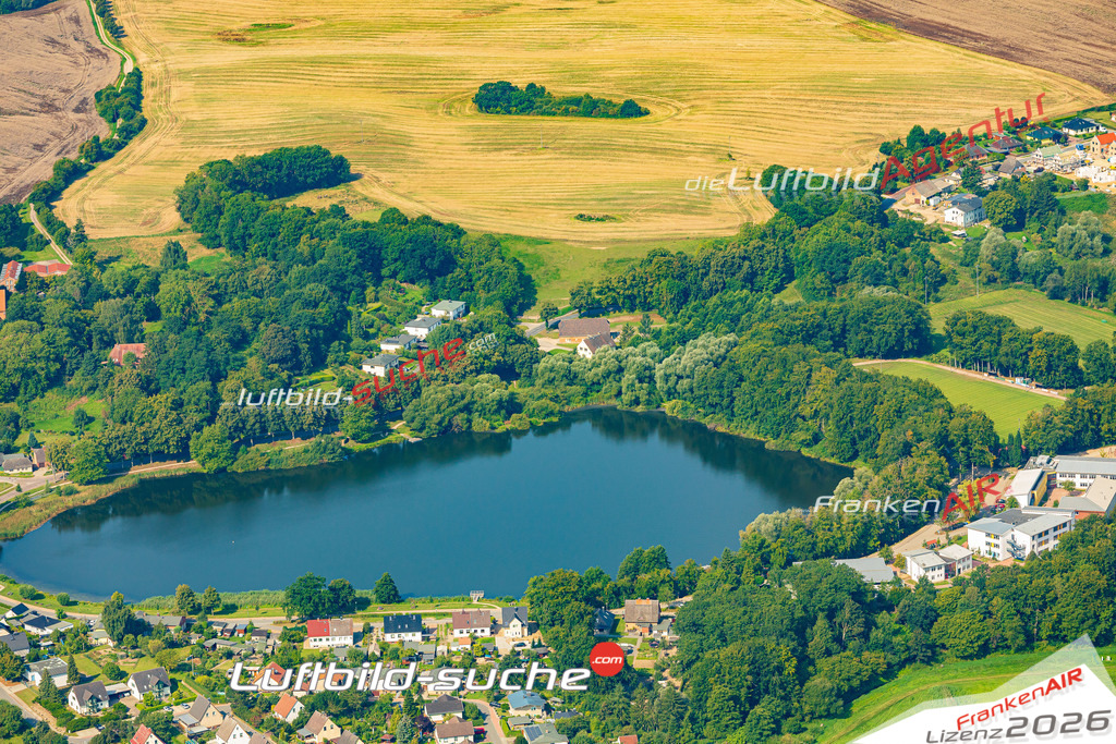 Schöne Luftaufnahme als Geschenk in Satower See Satow - Die Luftbildaufnahme wurde 2025 vom UL-Flugzeug heraus erstellt ( keine Drohne ) - Hochauflösende Luftaufnahme -Nicht vergleichbar mit Google Maps oder Satelittenbilder- Die Geschenkidee !Mit Lizenz und Bildrechte bestellbar