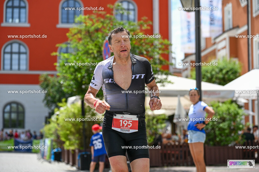 SZI_7114 | Stadttriathlon Erding 2025. #yourpictrs #sportshot_your_pictrs @Sportshotphotography #stadttriathlonerding Copyright: www.sportshot.de
