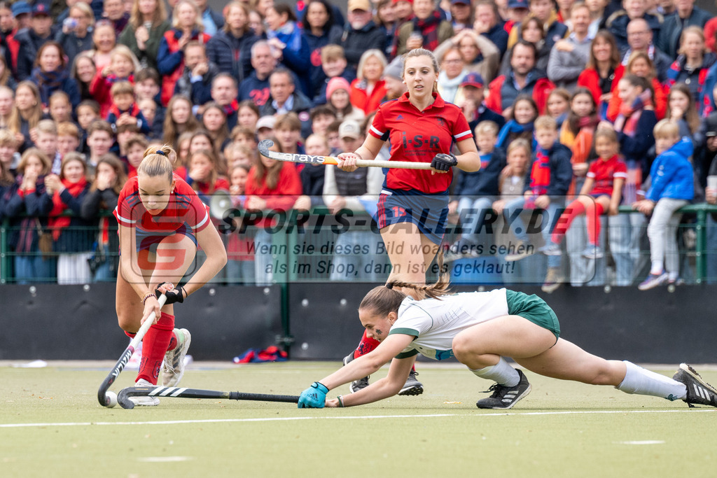 SFE_20231022_0111 | Deutsche Meisterschaft Weibliche U16 Finale Uhlenhorst Mülheim - Düsseldorfer HC am 22.10.2023 in Köln (Düsseldorfer Hockeyclub 1905 e.V.), Photo: Stephan Fehrmann 2023 (Sports-Gallery)