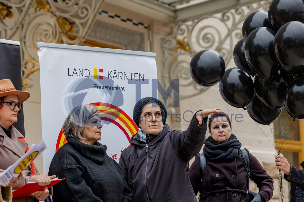 R06_2179 | 29.NOV.24-Protestmarsch gegen Gewalt-Copyright: Katholische Kirche Kärnten/Denk Dich Neu/Trainproduction/Matthias Trinkl