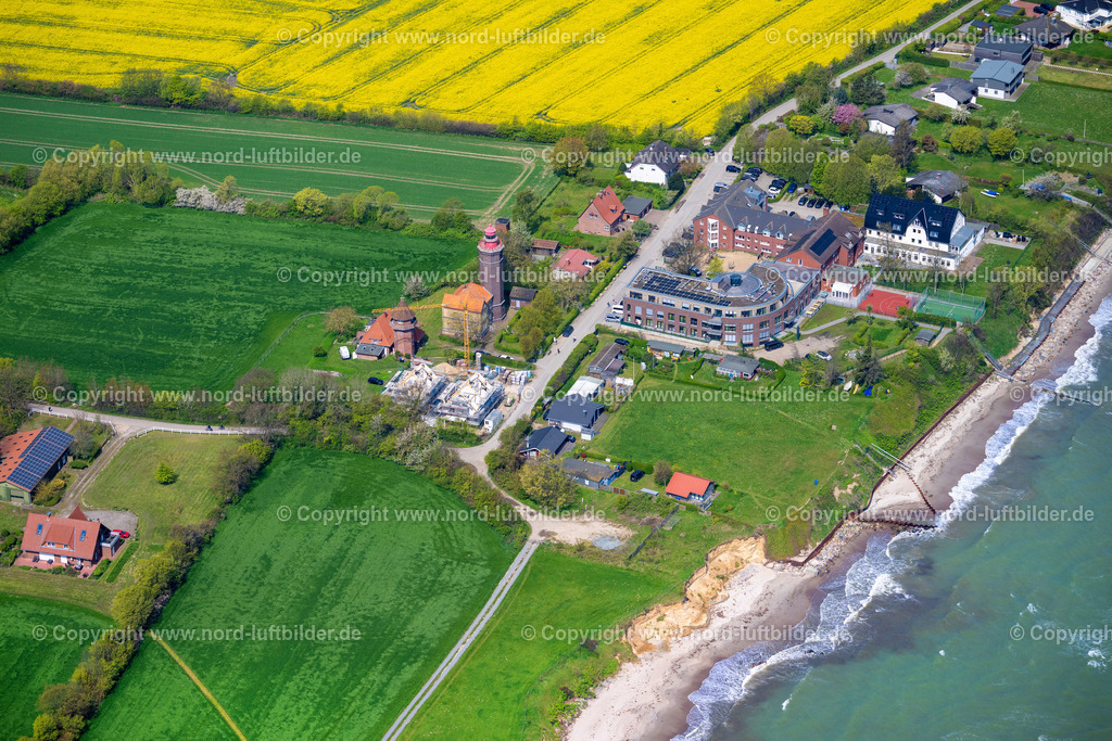 Dahmeshöved_Leuchtturm_Dahmeshoeved_ELS_0129010524 | DAHMESHöVED 01.05.2024 Leuchtturm als historisches Seefahrtszeichen " Leuchtturm Dahmeshöved " in Dahmeshöved im Bundesland Schleswig-Holstein, Deutschland. // Lighthouse as a historic seafaring character " Leuchtturm Dahmeshoeved " in Dahmeshoeved in the state Schleswig-Holstein, Germany. Foto: Martin Elsen