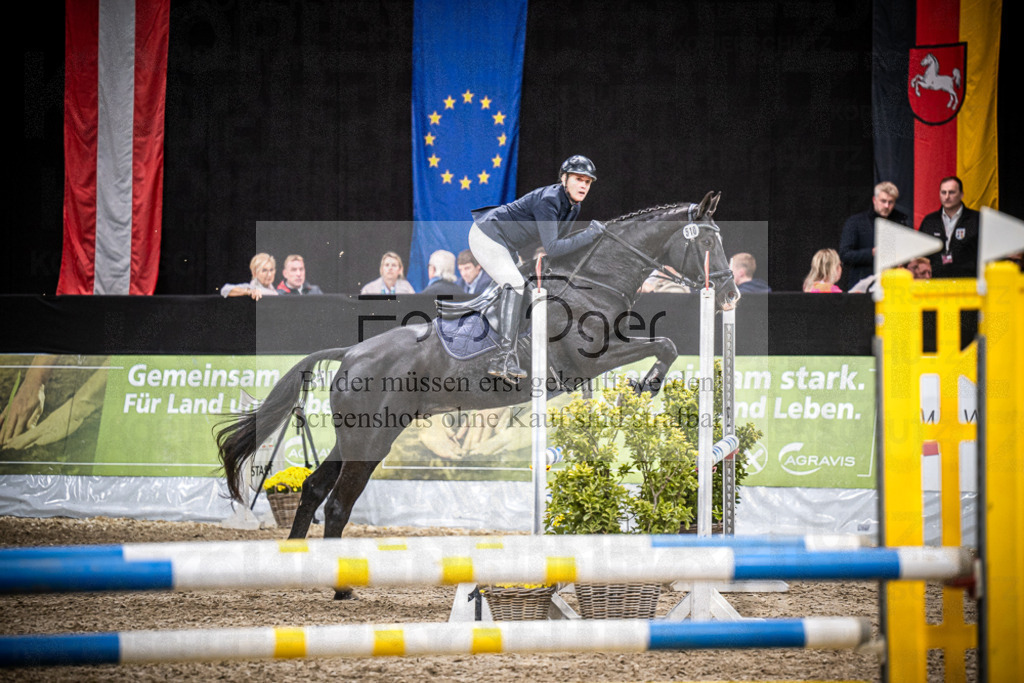 DOS_2645 | Entdecke hochwertige Reitturnierfotos von Foto Oger. Professionell, emotional und authentisch – jetzt Lieblingsmomente im Shop bestellen.Deutschlandweite Turnierfotografie. - Realisiert mit Pictrs.com
