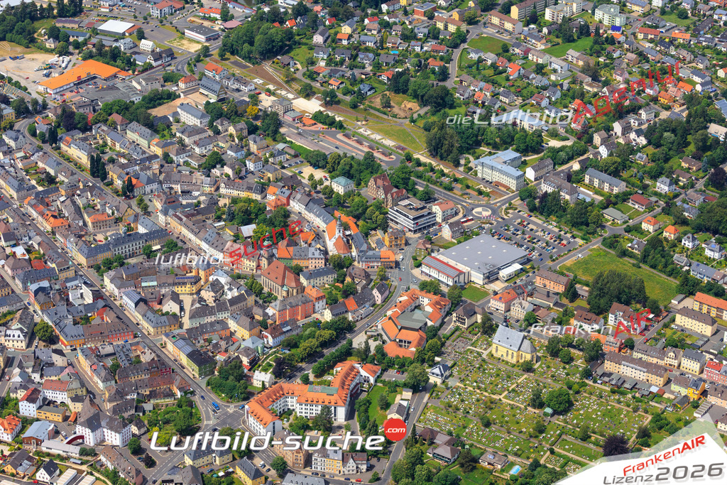 Die Luftaufnahme der Stadt Wunsiedel wurde vom UL-Flugzeug heraus erstellt ( keine Drohne )- hohe Auflösung für beste Qualität